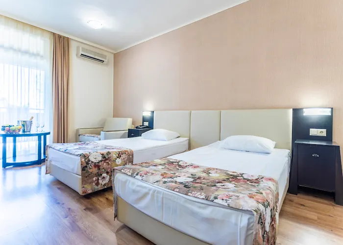 Asteria Family Sunny Hotel 4*