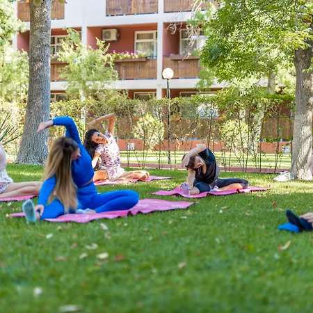 Asteria Family Sunny 酒店 阳光海滩