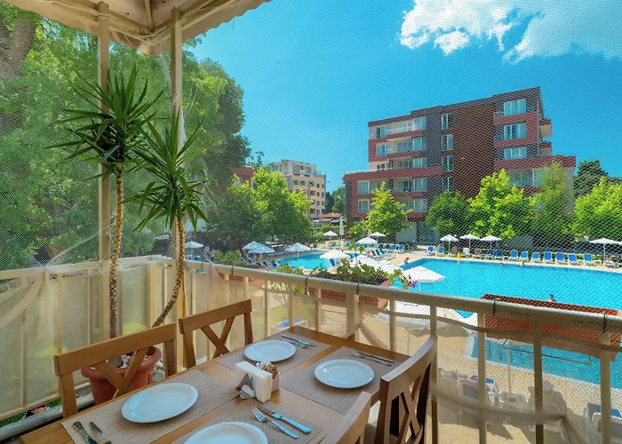 Asteria Family Sunny 酒店