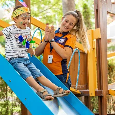 Asteria Family Sunny Szálloda 4*