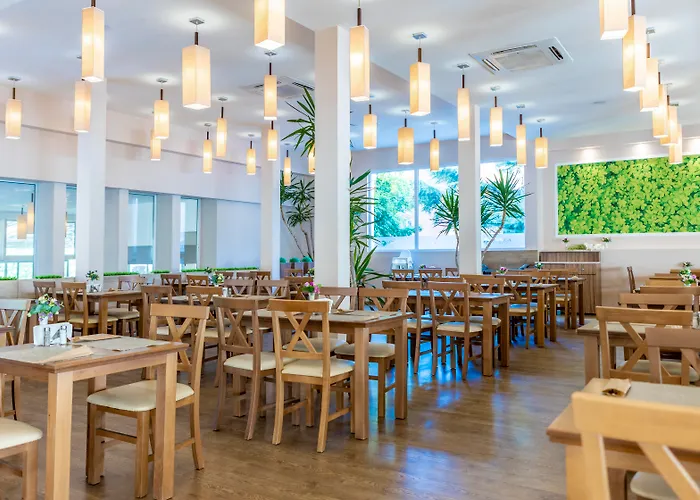 Asteria Family Sunny Szálloda 4*